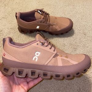 🩷ON-RUNNING CORK/COCOA CLOUD DIP👟